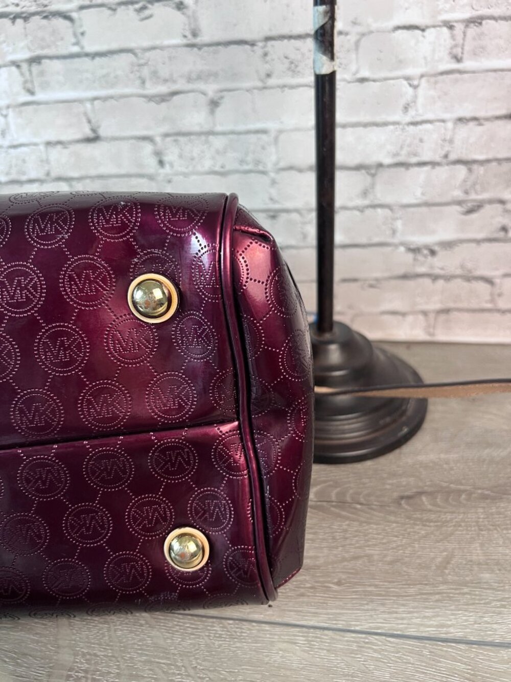 Michael Kors Grayson Barrel patent leather bowling bag - Picture 5 of 7